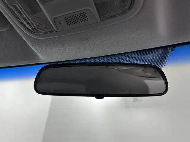 ホンダ ＣＲ－Ｚ α 佐賀県 2011(平23)年 14.3万km プレミアムホワイトパール 純正７インチナビ/(TV/CD/DVD/USB/iPod/HDD録音)/バックカメラ/ＭＴ付きＡＴ/純正１６インチアルミホイール/純正フロアマット/オートライト/ETC/横滑り防止装置/盗難防止装置