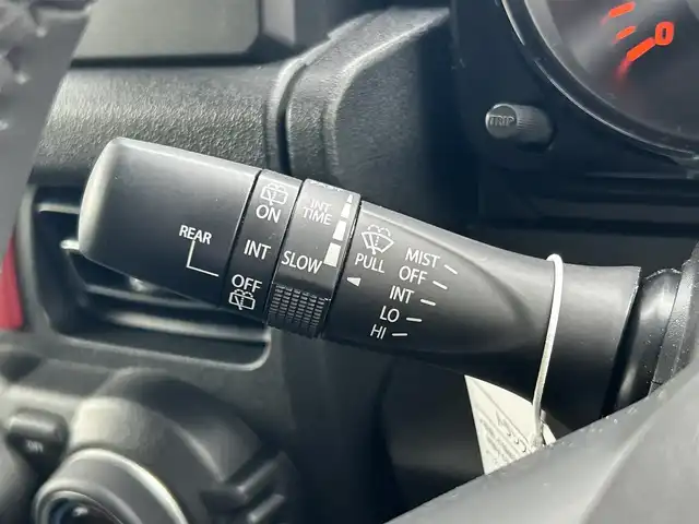 スズキ ジムニー ノマド FC 愛媛県 2025(令7)年 0.3万km 黒 登録時走行距離:2251km/社外オーディオ/AM/FM/Bluetooth/Apple car play/4WD/Bカメラ/追従クルコン/レーンキープアシスト/衝突軽減システム/横滑り防止装置/LEDヘッドライト/オートライト/エンジンスタートボタン/スマートキー/シートヒーター/純正アルミホイール/純正フロアマット