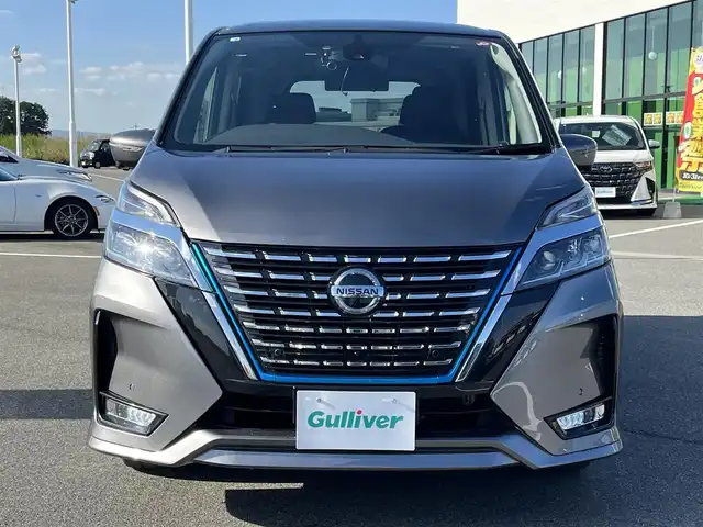 日産 セレナ e－パワー ハイウェイスター V 奈良県 2020(令2)年 6.7万km ダークメタルグレー 純正SDナビ　/フルセグ　/DVD　/Bluetooth　/USB/AUX入力　/全方位カメラ　/ETC　/フリップダウンモニター/前後ドライブレコーダー　/デジタルインナーミラー/追従型クルーズコントロール　/両側パワースライドドア　/ステアリングヒーター/前席シートヒーター　/純正フロアマット/純正アルミホイール/衝突被害軽減ブレーキ/横滑り防止装置/車線逸脱警報/オートLEDライト/W+サイド+カーテンエアバッグ/スペアキー1本