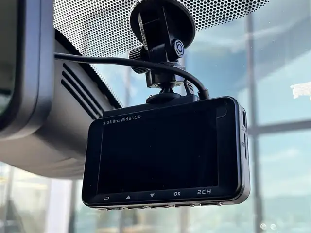 日産 セレナ e－パワー ハイウェイスター V 奈良県 2020(令2)年 6.7万km ダークメタルグレー 純正SDナビ　/フルセグ　/DVD　/Bluetooth　/USB/AUX入力　/全方位カメラ　/ETC　/フリップダウンモニター/前後ドライブレコーダー　/デジタルインナーミラー/追従型クルーズコントロール　/両側パワースライドドア　/ステアリングヒーター/前席シートヒーター　/純正フロアマット/純正アルミホイール/衝突被害軽減ブレーキ/横滑り防止装置/車線逸脱警報/オートLEDライト/W+サイド+カーテンエアバッグ/スペアキー1本