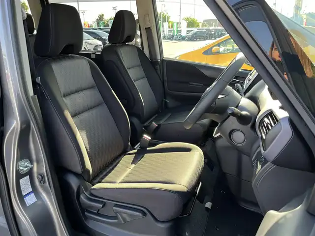 日産 セレナ e－パワー ハイウェイスター V 奈良県 2020(令2)年 6.7万km ダークメタルグレー 純正SDナビ　/フルセグ　/DVD　/Bluetooth　/USB/AUX入力　/全方位カメラ　/ETC　/フリップダウンモニター/前後ドライブレコーダー　/デジタルインナーミラー/追従型クルーズコントロール　/両側パワースライドドア　/ステアリングヒーター/前席シートヒーター　/純正フロアマット/純正アルミホイール/衝突被害軽減ブレーキ/横滑り防止装置/車線逸脱警報/オートLEDライト/W+サイド+カーテンエアバッグ/スペアキー1本