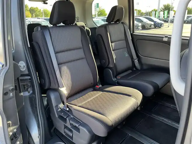 日産 セレナ e－パワー ハイウェイスター V 奈良県 2020(令2)年 6.7万km ダークメタルグレー 純正SDナビ　/フルセグ　/DVD　/Bluetooth　/USB/AUX入力　/全方位カメラ　/ETC　/フリップダウンモニター/前後ドライブレコーダー　/デジタルインナーミラー/追従型クルーズコントロール　/両側パワースライドドア　/ステアリングヒーター/前席シートヒーター　/純正フロアマット/純正アルミホイール/衝突被害軽減ブレーキ/横滑り防止装置/車線逸脱警報/オートLEDライト/W+サイド+カーテンエアバッグ/スペアキー1本