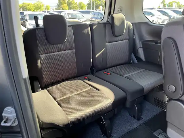 日産 セレナ e－パワー ハイウェイスター V 奈良県 2020(令2)年 6.7万km ダークメタルグレー 純正SDナビ　/フルセグ　/DVD　/Bluetooth　/USB/AUX入力　/全方位カメラ　/ETC　/フリップダウンモニター/前後ドライブレコーダー　/デジタルインナーミラー/追従型クルーズコントロール　/両側パワースライドドア　/ステアリングヒーター/前席シートヒーター　/純正フロアマット/純正アルミホイール/衝突被害軽減ブレーキ/横滑り防止装置/車線逸脱警報/オートLEDライト/W+サイド+カーテンエアバッグ/スペアキー1本