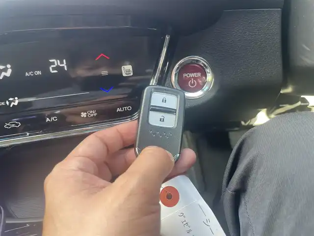 ホンダ ヴェゼル ハイブリッド X Lパッケージ 岡山県 2014(平26)年 11.3万km ホワイトオーキッドパール (株)IDOMが運営する【じしゃロン岡山店】の自社ローン専用車両になります。こちらは現金またはオートローンご利用時の価格です。自社ローンご希望の方は別途その旨お申付け下さい/純正8インチナビ/Bluetooth/バックカメラ/LEDヘッドライト/ハーフレザーシート/純正17インチAW/クルコン