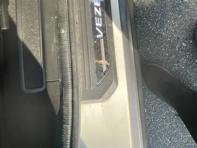 ホンダ ヴェゼル ハイブリッド X Lパッケージ 岡山県 2014(平26)年 11.3万km ホワイトオーキッドパール (株)IDOMが運営する【じしゃロン岡山店】の自社ローン専用車両になります。こちらは現金またはオートローンご利用時の価格です。自社ローンご希望の方は別途その旨お申付け下さい/純正8インチナビ/Bluetooth/バックカメラ/LEDヘッドライト/ハーフレザーシート/純正17インチAW/クルコン