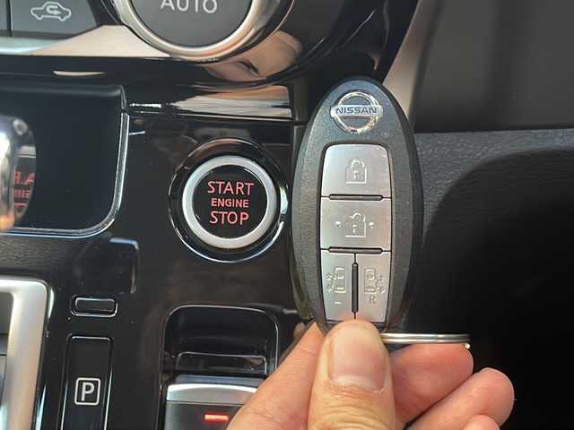 日産 セレナ X 広島県 2016(平28)年 6万km アズライトブルー 禁煙/プロパイロット/純正9インチナビ/CD/DVD/DTV/Bluetooth/アラウンドビューモニター/デジタルインナーミラー/両側パワースライドドア/オートライト/ステアリングスイッチ/ビルトインETC/純正フロアマット/ドアバイザー/スマートキー/プッシュスタート/アイドリングストップ