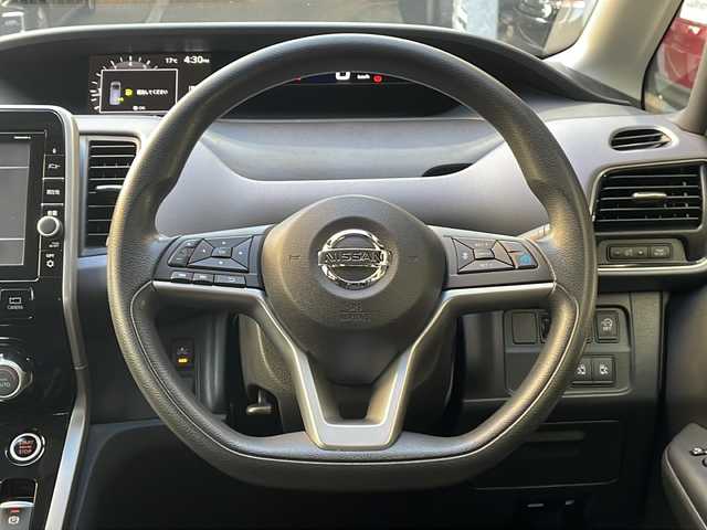 日産 セレナ X 広島県 2016(平28)年 6万km アズライトブルー 禁煙/プロパイロット/純正9インチナビ/CD/DVD/DTV/Bluetooth/アラウンドビューモニター/デジタルインナーミラー/両側パワースライドドア/オートライト/ステアリングスイッチ/ビルトインETC/純正フロアマット/ドアバイザー/スマートキー/プッシュスタート/アイドリングストップ