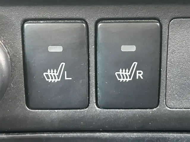 トヨタ ルーミー カスタムG 岡山県 2020(令2)年 5.1万km パールホワイトⅢ 登録時走行距離50873km/モデリスタ/純正ナビ/バックカメラ/両側パワースライドドア/ETC/トヨタセーフティセンス/・クルーズコントロール/・オートマチックハイビーム/・プリクラッシュセーフティ/アイドリングストップ/横滑り防止装置/コーナーセンサー/D/N席シートヒーター/プッシュスタート/スマートキー/オートライト/14インチ純正AW/フロアマット/LEDヘッドライト