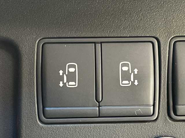 日産 セレナ ライダーパフォ B ZZ S HV 神奈川県 2015(平27)年 5.8万km ブリリアントホワイトパール 純正8インチナビゲーション【MM514D-L】/（AM　FM フルセグ　Bluetooth　CD　DVD　AUX　USB）/アラウンドビューモニター/純正フリップダウンモニター/両側パワースライドドア/クルーズコントロール/ETC/純正フロアマット/ステアリングスイッチ/プッシュスタート/スマートキー/LEDヘッドライト/オートライト/フォグランプ/純正17インチアルミホイル/ドアバイザー/エマージェンシーブレーキ/VDC/LDW