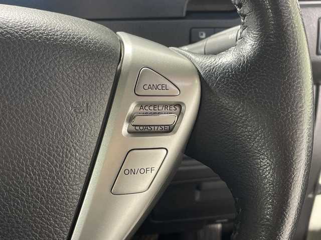 日産 セレナ ライダーパフォ B ZZ S HV 神奈川県 2015(平27)年 5.8万km ブリリアントホワイトパール 純正8インチナビゲーション【MM514D-L】/（AM　FM フルセグ　Bluetooth　CD　DVD　AUX　USB）/アラウンドビューモニター/純正フリップダウンモニター/両側パワースライドドア/クルーズコントロール/ETC/純正フロアマット/ステアリングスイッチ/プッシュスタート/スマートキー/LEDヘッドライト/オートライト/フォグランプ/純正17インチアルミホイル/ドアバイザー/エマージェンシーブレーキ/VDC/LDW