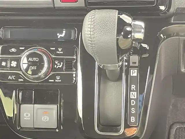 ダイハツ タント カスタム RS 千葉県 2024(令6)年 1万km シャイニングホワイトパール 禁煙車/純正７型ナビ（NMZK-W73D）/AM＆FM＆Bluetooth＆フルセグTV＆CD＆DVD/両側電動スライドドア　/バックカメラ　/電動パーキングブレーキ　/全方位カメラ　/ＬＥＤヘッドライト（オートライト機能付）/フォグランプ/スマートアシスト　/レーダークルーズコントロール　/前席シートヒーター　/ビルトインＥＴＣ/電動格納サイドミラー/アイドリングストップ/ウィンカーミラー/プッシュスタート/ISOFIX/リアサンシェード/ステアリングスイッチ/ハーフレザーシート