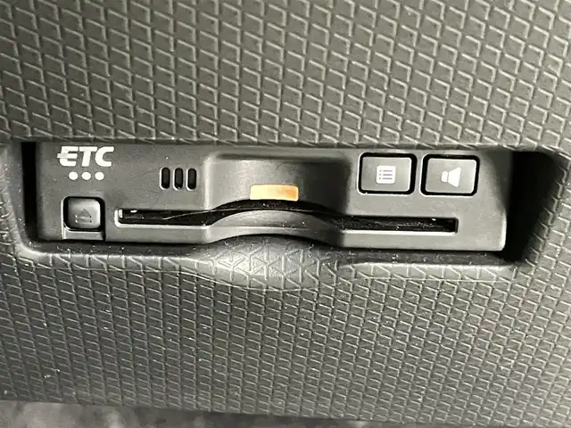 ダイハツ タント カスタム RS 千葉県 2024(令6)年 1万km シャイニングホワイトパール 禁煙車/純正７型ナビ（NMZK-W73D）/AM＆FM＆Bluetooth＆フルセグTV＆CD＆DVD/両側電動スライドドア　/バックカメラ　/電動パーキングブレーキ　/全方位カメラ　/ＬＥＤヘッドライト（オートライト機能付）/フォグランプ/スマートアシスト　/レーダークルーズコントロール　/前席シートヒーター　/ビルトインＥＴＣ/電動格納サイドミラー/アイドリングストップ/ウィンカーミラー/プッシュスタート/ISOFIX/リアサンシェード/ステアリングスイッチ/ハーフレザーシート