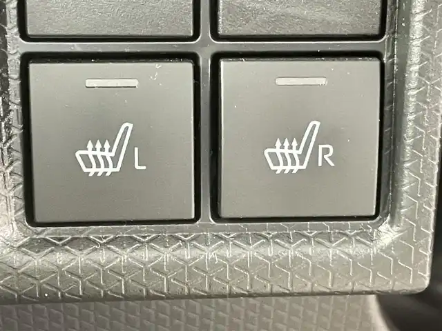 ダイハツ タント カスタム RS 千葉県 2024(令6)年 1万km シャイニングホワイトパール 禁煙車/純正７型ナビ（NMZK-W73D）/AM＆FM＆Bluetooth＆フルセグTV＆CD＆DVD/両側電動スライドドア　/バックカメラ　/電動パーキングブレーキ　/全方位カメラ　/ＬＥＤヘッドライト（オートライト機能付）/フォグランプ/スマートアシスト　/レーダークルーズコントロール　/前席シートヒーター　/ビルトインＥＴＣ/電動格納サイドミラー/アイドリングストップ/ウィンカーミラー/プッシュスタート/ISOFIX/リアサンシェード/ステアリングスイッチ/ハーフレザーシート