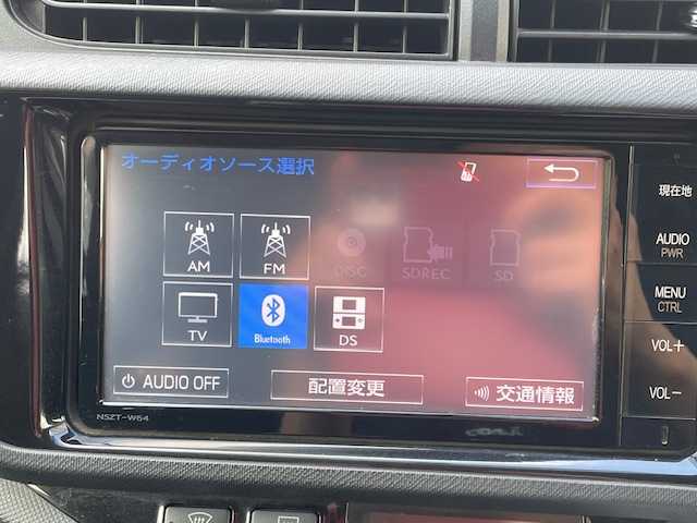 トヨタ アクア G G’s 富山県 2014(平26)年 10.9万km ライムホワイトパールクリスタルシャイン (株)IDOMが運営する【じしゃロン富山店】の自社ローン専用車両になります。こちらは現金またはオートローンご利用時の価格です。自社ローンご希望の方は別途その旨お申し付け下さい/純正ナビ（CD・BT接続可）/フルセグテレビ/ETC/HID/フォグランプ/純正フロアマット/プッシュスタート/スマートキー/スペアキー1本
