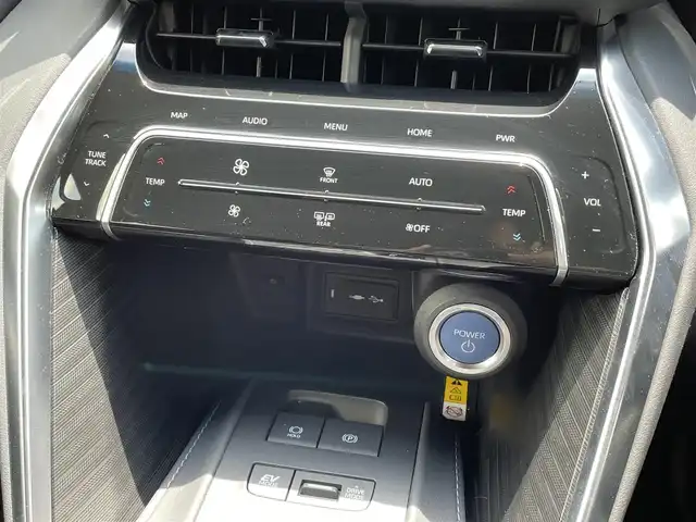 トヨタ ハリアー ハイブリッド Z レザーパッケージ 愛知県 2021(令3)年 3.1万km ホワイトパールクリスタルシャイン ・ワンオーナー/・純正JBLサウンドディスプレイオーディオ（ナビ有り）/・フルセグTV/・調光式パノラマルーフ/・Bluetooth/USB/AUX接続/・全方位カメラ/・コーナーセンサー/・純正デジタルインナーミラー（後方撮影内蔵）/・本革シート/・パワーシート（D/N）/・シートヒーター（D/N）/・シートベンチレーション（D/N）/・電動チルト&テレスコピック/・純正19インチアルミホイール/・パワーバックドア/・ステアリングヒーター/・充電用USBポート/・アダプティブクルーズコントロール/・純正LEDヘッドライト/・オートマチックハイビーム/・ヘッドアップディスプレイ/・衝突軽減ブレーキ/・レーンキープアシスト/・ブラインドスポットモニター/・セルスターレーダー探知機/・純正ラゲッジマット