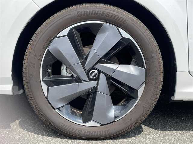 日産 オーラ G 山口県 2023(令5)年 1.2万km ピュアホワイトパール 社外ナビ CD BT/アラウンドビューモニター/デジタルインナーミラー/シーケンシャルウィンカー/LEDオートヘッドライト/フォグライト /ブラインドスポットモニタ/ETC/スマートキー/コーナーセンサー /衝突被害軽減ブレーキ/レーンアシスト/革巻きステアリング/ドラレコ/禁煙