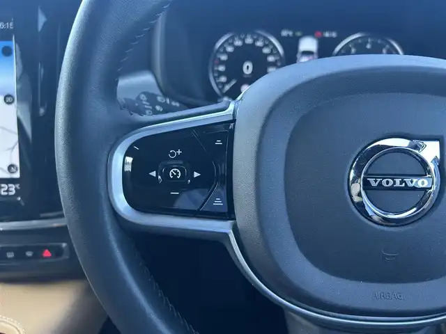 ボルボ Ｖ９０ T5 モメンタム 滋賀県 2018(平30)年 4.2万km オニキスブラックP レザーシート／タン/シートヒーター/純正ナビ/フルセグテレビ/３６０°カメラ/パーキングアシスト/パワーバックドア/LEDヘッドライト/ACC/LKA/BUS/ETC