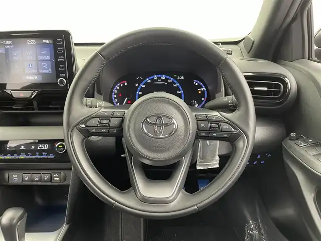 トヨタ ヤリスクロス Z 福井県 2023(令5)年 1.9万km ブラックマイカ 4WD/トヨタセーフティーセンス/・プリクラッシュセーフティ/・レーダークルーズコントロール/・レーンキープアシスト/純正ディスプレイオーディオ/・ナビ/・BT/全方位＋バックカメラ/ETC/ドライブレコーダー/オートライト/オートハイビーム/LEDヘッドライト