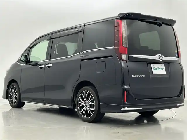 トヨタ エスクァイア Gi 熊本県 2015(平27)年 5.8万km スパークリングブラックパールクリスタルシャイン 純正ナビ（ＣＤ・ＤＶＤ・フルセグ・ＢＴ・ＳＤ）/バックカメラ　/両側パワースライドドア　/前席シートヒーター　/クルーズコントロール　/衝突軽減ブレーキ/横滑り防止/アイドリングストップ　/純正フロアマット/社外１７インチAW/オートライト　/ＬＥＤヘッドライト/オートマチックハイビーム/フォグライト/スマートキー/プッシュスタート