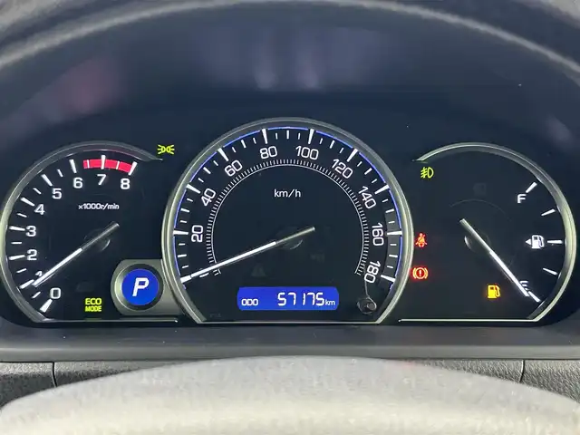 トヨタ エスクァイア Gi 熊本県 2015(平27)年 5.8万km スパークリングブラックパールクリスタルシャイン 純正ナビ（ＣＤ・ＤＶＤ・フルセグ・ＢＴ・ＳＤ）/バックカメラ　/両側パワースライドドア　/前席シートヒーター　/クルーズコントロール　/衝突軽減ブレーキ/横滑り防止/アイドリングストップ　/純正フロアマット/社外１７インチAW/オートライト　/ＬＥＤヘッドライト/オートマチックハイビーム/フォグライト/スマートキー/プッシュスタート