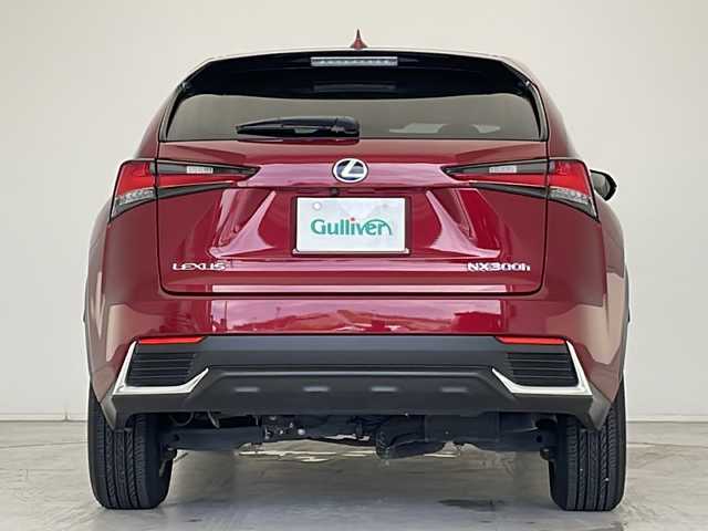 レクサス ＮＸ 300h Iパッケージ 愛知県 2017(平29)年 2.8万km レッドマイカクリスタルシャイン 衝突被害軽減ブレーキ/純正10インチSD（ナビあり）/三眼LEDヘッドライト/レーダークルーズコントロール/シートヒーター/フルセグTV/CD DVD/Bluetooth/バックカメラ/電動リアゲート/パワーシート/純正アルミホイール/ETC2.0/ステアリングヒーター/オートマチックハイビーム/ステアリングスイッチ/スマートキー/プッシュスタート