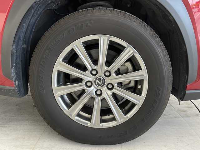 レクサス ＮＸ 300h Iパッケージ 愛知県 2017(平29)年 2.8万km レッドマイカクリスタルシャイン 衝突被害軽減ブレーキ/純正10インチSD（ナビあり）/三眼LEDヘッドライト/レーダークルーズコントロール/シートヒーター/フルセグTV/CD DVD/Bluetooth/バックカメラ/電動リアゲート/パワーシート/純正アルミホイール/ETC2.0/ステアリングヒーター/オートマチックハイビーム/ステアリングスイッチ/スマートキー/プッシュスタート