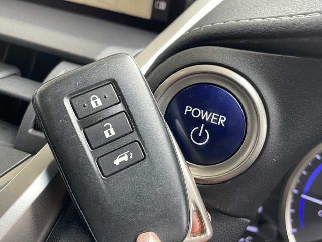 レクサス ＮＸ 300h Iパッケージ 愛知県 2017(平29)年 2.8万km レッドマイカクリスタルシャイン 衝突被害軽減ブレーキ/純正10インチSD（ナビあり）/三眼LEDヘッドライト/レーダークルーズコントロール/シートヒーター/フルセグTV/CD DVD/Bluetooth/バックカメラ/電動リアゲート/パワーシート/純正アルミホイール/ETC2.0/ステアリングヒーター/オートマチックハイビーム/ステアリングスイッチ/スマートキー/プッシュスタート