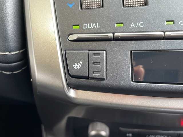 レクサス ＮＸ 300h Iパッケージ 愛知県 2017(平29)年 2.8万km レッドマイカクリスタルシャイン 衝突被害軽減ブレーキ/純正10インチSD（ナビあり）/三眼LEDヘッドライト/レーダークルーズコントロール/シートヒーター/フルセグTV/CD DVD/Bluetooth/バックカメラ/電動リアゲート/パワーシート/純正アルミホイール/ETC2.0/ステアリングヒーター/オートマチックハイビーム/ステアリングスイッチ/スマートキー/プッシュスタート