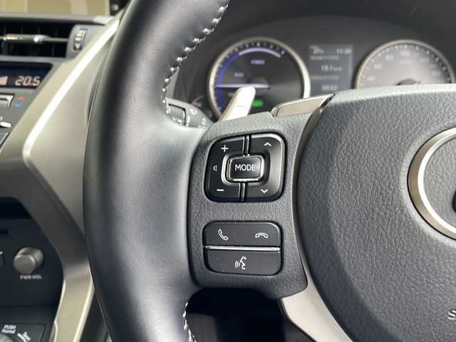 レクサス ＮＸ 300h Iパッケージ 愛知県 2017(平29)年 2.8万km レッドマイカクリスタルシャイン 衝突被害軽減ブレーキ/純正10インチSD（ナビあり）/三眼LEDヘッドライト/レーダークルーズコントロール/シートヒーター/フルセグTV/CD DVD/Bluetooth/バックカメラ/電動リアゲート/パワーシート/純正アルミホイール/ETC2.0/ステアリングヒーター/オートマチックハイビーム/ステアリングスイッチ/スマートキー/プッシュスタート