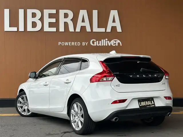 ボルボ Ｖ４０ D4 インスクリプション 高知県 2018(平30)年 3.8万km アイスホワイト 純正ナビ /バックカメラ /ドラレコ前後 /ETC /D席・N席パワーシート /D席シートメモリー /CD/DVDデッキ /フルセグTV /黒レザーシート /コーナーセンサー /LED /オートライト /シートヒーター