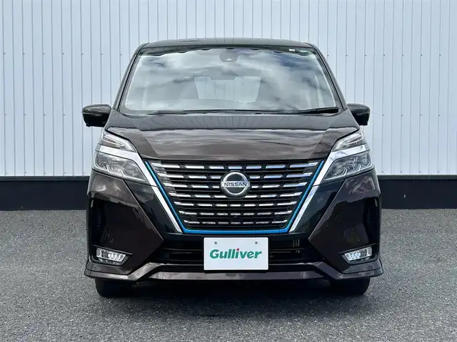 日産 セレナ e－パワー ハイウェイスター V 千葉県 2020(令2)年 2.6万km インペリアルアンバーP 純正10インチナビ/(フルセグTV BT CD DVD FM AM)/全周囲カメラ/プロパイロット/衝突被害軽減システム/車線逸脱警報/両側パワースライドドア/ハンズフリーオートスライドドア/横滑り防止装置/ETC/アイドリングストップ/LEDヘッドライト/フォグランプ/オートライト/ウィンカーミラー/電動格納ミラー/純正　インチAW/シートリフター/プッシュスタート/スマートキー/スペアキー/フロアマット/ドアバイザー/取扱説明書/保証書