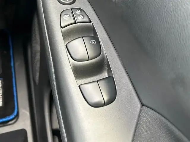 日産 セレナ e－パワー ハイウェイスター V 千葉県 2020(令2)年 2.6万km インペリアルアンバーP 純正10インチナビ/(フルセグTV BT CD DVD FM AM)/全周囲カメラ/プロパイロット/衝突被害軽減システム/車線逸脱警報/両側パワースライドドア/ハンズフリーオートスライドドア/横滑り防止装置/ETC/アイドリングストップ/LEDヘッドライト/フォグランプ/オートライト/ウィンカーミラー/電動格納ミラー/純正　インチAW/シートリフター/プッシュスタート/スマートキー/スペアキー/フロアマット/ドアバイザー/取扱説明書/保証書