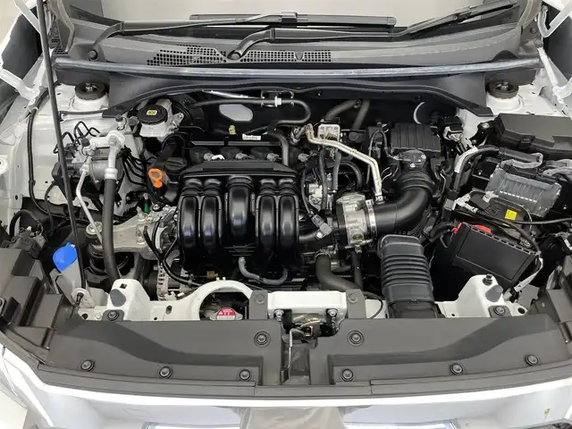 ホンダ ＷＲ－Ｖ Z+ 滋賀県 2024(令6)年 0.3万km プラチナホワイトパール 禁煙車/純正9型ナビ/（BT/フルセグTV/AppleCarplay）/ホンダセンシング/・衝突軽減ブレーキ（CMBS）/・先行車発進お知らせ機能/・歩行者事故低減ステアリング/・路外逸脱抑制機能/・標識認識機能/・アダプティブクルーズコントロール（ACC）/・車線維持支援システム（LKAS）/・誤発進抑制機能/・後方誤発進抑制機能/・近距離衝突軽減ブレーキ/・急アクセル抑制機能/・パーキングセンサーシステム/・オートハイビーム/バックカメラ/ETC/前後ドライブレコーダー/ハーフレザーシート/パドルシフト/ステアリングスイッチ/LEDヘッドライト/純正フロアマット/純正17インチAW