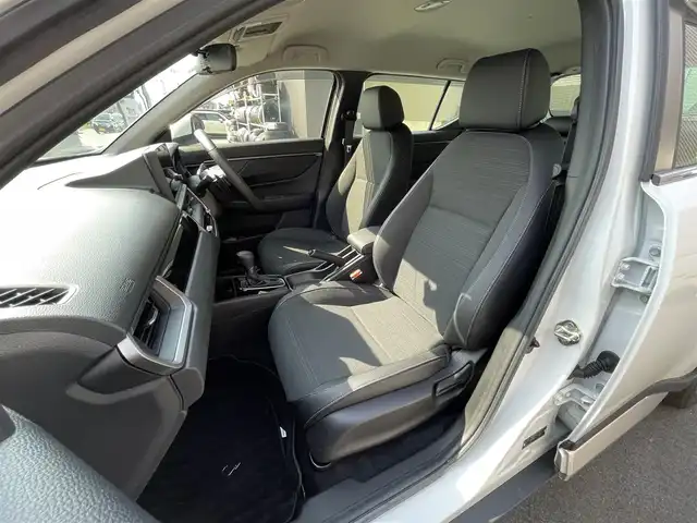 ホンダ ＷＲ－Ｖ Z+ 滋賀県 2024(令6)年 0.3万km プラチナホワイトパール 禁煙車/純正9型ナビ/（BT/フルセグTV/AppleCarplay）/ホンダセンシング/・衝突軽減ブレーキ（CMBS）/・先行車発進お知らせ機能/・歩行者事故低減ステアリング/・路外逸脱抑制機能/・標識認識機能/・アダプティブクルーズコントロール（ACC）/・車線維持支援システム（LKAS）/・誤発進抑制機能/・後方誤発進抑制機能/・近距離衝突軽減ブレーキ/・急アクセル抑制機能/・パーキングセンサーシステム/・オートハイビーム/バックカメラ/ETC/前後ドライブレコーダー/ハーフレザーシート/パドルシフト/ステアリングスイッチ/LEDヘッドライト/純正フロアマット/純正17インチAW