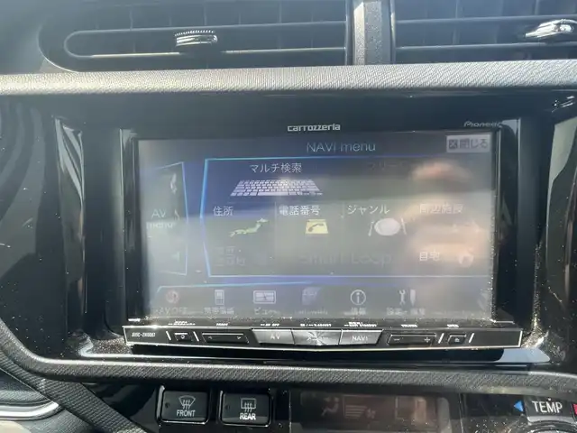 トヨタ アクア G G’s 熊本県 2015(平27)年 10.2万km ライムホワイトパールクリスタルシャイン (株)IDOMが運営する【じしゃロン熊本店】の自社ローン専用車両になります。こちらは現金またはオートローンご利用時の価格です。自社ローンご希望の方は別途その旨お申付け下さい　/社外ナビ（AVIC-ZH007）/バックカメラ/フルセグテレビ/DVD/CD/Bluetooth接続/ETC/ハーフレザーシート/シートヒーター/クルーズコントロール/LEDヘッドライト/オートライト/スマートキー/純正アルミホイール