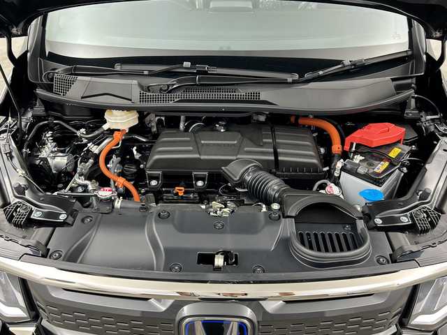 ホンダ ステップワゴン スパーダ eHEV 三重県 2025(令7)年 0.1千km クリスタルブラックパール 登録済未使用車/純正11.4インチナビ/バックカメラ/両側パワースライドドア/前席シートヒーター/パワーバックドア/ブラインドスポットモニター/パドルシフト/クリアランスソナー/LEDヘッドライト