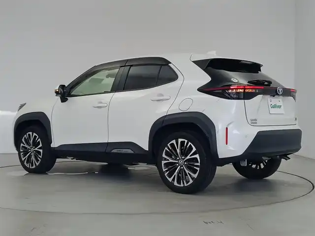 トヨタ ヤリスクロス ハイブリッド Z 愛知県 2021(令3)年 4.4万km ホワイトパールクリスタルシャイン トヨタチームメイト/　　・アドバンスドパーク/パノラミックビューモニター/パーキングサポートブレーキ/トヨタセーフティセンス/　　・プリクラッシュセーフティ/　　・レーンディバーチャーアラート/　　・レーントレーシングアシスト/　　・レーダークルーズコントロール/　　・オートマチックハイビーム/　　・ロードサインアシスト/メーカーオプション8インチディスプレイオーディオ/　　・BT/フルセグ/ドライブレコーダー/ビルトインETC/革巻きステアリング/ステアリングリモコン/ハーフレザーシート/パワーシート（前席）/シートヒーター（前席）/パワーバックドア/純正LEDヘッドライト/フォグランプ/純正18インチアルミホイール