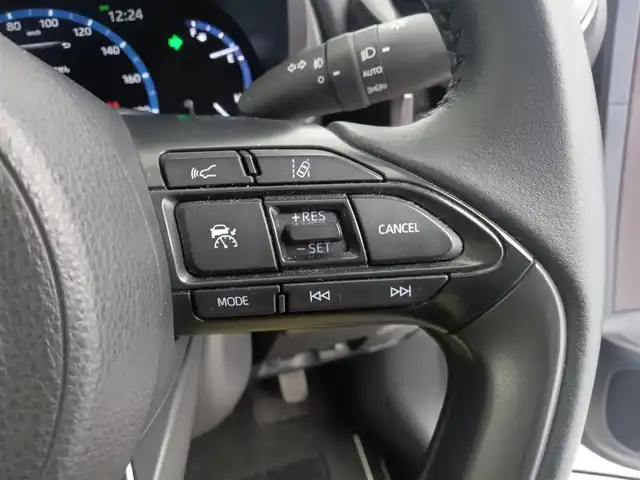 トヨタ ヤリスクロス ハイブリッド Z 愛知県 2021(令3)年 4.4万km ホワイトパールクリスタルシャイン トヨタチームメイト/　　・アドバンスドパーク/パノラミックビューモニター/パーキングサポートブレーキ/トヨタセーフティセンス/　　・プリクラッシュセーフティ/　　・レーンディバーチャーアラート/　　・レーントレーシングアシスト/　　・レーダークルーズコントロール/　　・オートマチックハイビーム/　　・ロードサインアシスト/メーカーオプション8インチディスプレイオーディオ/　　・BT/フルセグ/ドライブレコーダー/ビルトインETC/革巻きステアリング/ステアリングリモコン/ハーフレザーシート/パワーシート（前席）/シートヒーター（前席）/パワーバックドア/純正LEDヘッドライト/フォグランプ/純正18インチアルミホイール