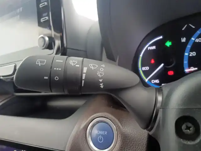 トヨタ ヤリスクロス ハイブリッド Z 愛知県 2021(令3)年 4.4万km ホワイトパールクリスタルシャイン トヨタチームメイト/　　・アドバンスドパーク/パノラミックビューモニター/パーキングサポートブレーキ/トヨタセーフティセンス/　　・プリクラッシュセーフティ/　　・レーンディバーチャーアラート/　　・レーントレーシングアシスト/　　・レーダークルーズコントロール/　　・オートマチックハイビーム/　　・ロードサインアシスト/メーカーオプション8インチディスプレイオーディオ/　　・BT/フルセグ/ドライブレコーダー/ビルトインETC/革巻きステアリング/ステアリングリモコン/ハーフレザーシート/パワーシート（前席）/シートヒーター（前席）/パワーバックドア/純正LEDヘッドライト/フォグランプ/純正18インチアルミホイール