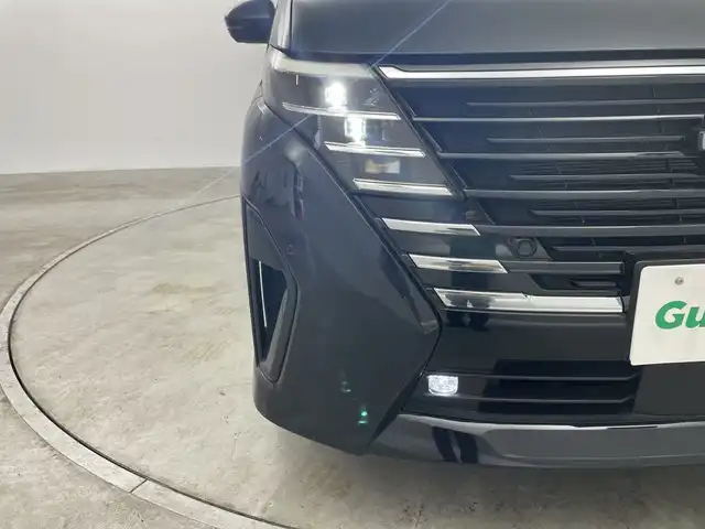 日産 セレナ ハイウェイスター V 群馬県 2023(令5)年 1.3万km ダイヤモンドブラック 純正１２．３型ナビ　純正１１型後席モニター　全周囲カメラ　アダプティブクルーズコントロール　レーンキープアシスト　オートマチックハイビーム　シートヒーター　コーナーセンサー　ＥＴＣ２．０　禁煙車