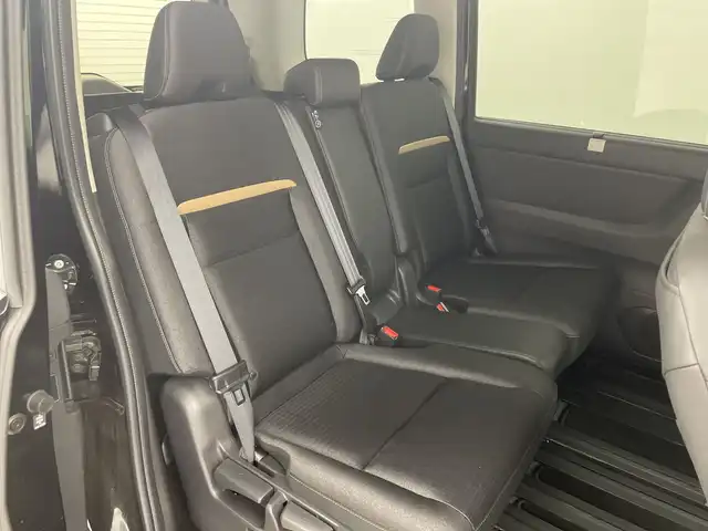 日産 セレナ ハイウェイスター V 群馬県 2023(令5)年 1.3万km ダイヤモンドブラック 純正１２．３型ナビ　純正１１型後席モニター　全周囲カメラ　アダプティブクルーズコントロール　レーンキープアシスト　オートマチックハイビーム　シートヒーター　コーナーセンサー　ＥＴＣ２．０　禁煙車
