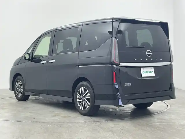 日産 セレナ ハイウェイスター V 群馬県 2023(令5)年 1.3万km ダイヤモンドブラック 純正１２．３型ナビ　純正１１型後席モニター　全周囲カメラ　アダプティブクルーズコントロール　レーンキープアシスト　オートマチックハイビーム　シートヒーター　コーナーセンサー　ＥＴＣ２．０　禁煙車