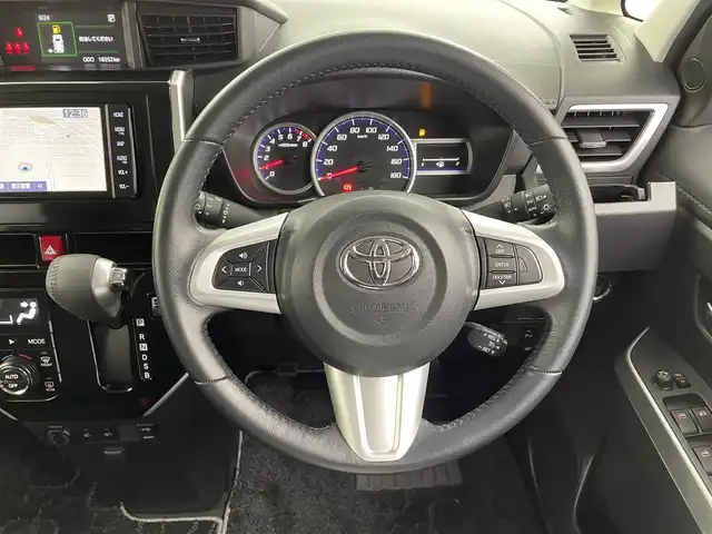 トヨタ タンク カスタムG 福井県 2019(令1)年 1.9万km ブラックマイカメタリック 純正SDナビ/-AM/FM/CD/DVD/フルセグ/SD/BT/純正フリップダウンモニター /ETC/スマートアシスト/-衝突軽減ブレーキ/-先行車発進お知らせ/-コーナーセンサー/-車線逸脱警報/-オートハイビーム/HDMIソケット/バックカメラ/両側電動スライドドア/クルーズコントロール/アイドリングストップ