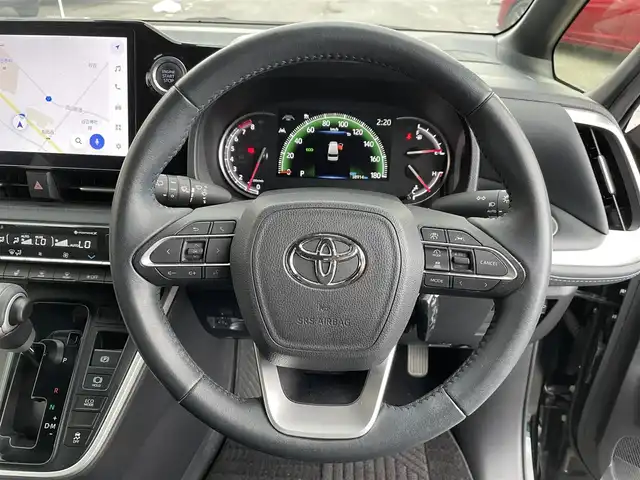 トヨタ ヴォクシー S－Z 千葉県 2022(令4)年 3.9万km アティチュードブラックマイカ ワンオーナー/10.5インチディスプレイオーディオPlus/・10.5インチディスプレイオーディオ/・DVD/CD/フルセグTV/Bluetooth/・HDMI端子/・ETC2.0ユニット/・スピーカー12個/快適利便パッケージHigh/・ハンズフリーデュアルパワースライドドア/・パワーバックドア/・ナノイーX/ステアリングヒーター/・1列目2列目シートヒーター/・2列目オットマン/純正14インチフリップダウンモニター【V14T-R72R】/バックカメラ/ユニバーサルステップ/Toyota　Safety　Sense/・プリクラッシュセーフティシステム/・レーンディパーチャーアラート/・オートマチックハイビーム/・ロードサインアシスト/・レーダークルーズコントロール/・パーキングサポートブレーキ/ビルトインETC2.0/社外前後ドライブレコーダー/本革巻ステアリング/リア席サンシェード/スマートキー/プッシュスタート/純正LEDヘッドライト/前後コーナーセンサー/純正17インチアルミホイール/ブレーキオートホールド/純正フロアマット/ドアバイザー/サイド＆カーテンエアバッグ/新車時保証書＆取扱説明書