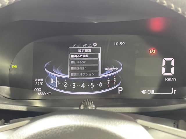 トヨタ ライズ Z 沖縄県 2023(令5)年 0.6万km シャイニングホワイトパール 県外仕入れ/禁煙車　/純正ナビ[NMZK-W73D]　/（フルセグＴＶ　ＣＤ　ＤＶＤ　Ｂｌｕｅｔｏｏｔｈ）　/パノラミックビューモニター/前方ドライブレコーダー/ＥＴＣ２．０　/レーダークルーズコントロール　/ブラインドスポットモニター　/ステアリングスイッチ　/シートヒーター/スマートアシスト/・衝突被害軽減ブレーキ/・誤発進抑制機能/・ふらつき警報逸脱抑制制御/ブラインドスポットモニター/LEDヘッドライト/純正アルミホイール/純正ドアバイザー