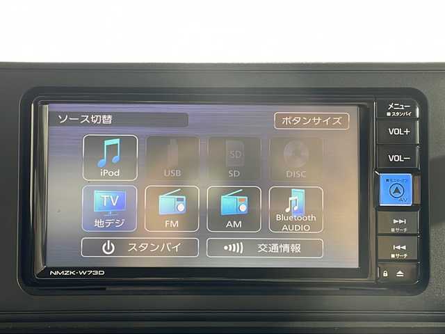 トヨタ ライズ Z 沖縄県 2023(令5)年 0.6万km シャイニングホワイトパール 県外仕入れ/禁煙車　/純正ナビ[NMZK-W73D]　/（フルセグＴＶ　ＣＤ　ＤＶＤ　Ｂｌｕｅｔｏｏｔｈ）　/パノラミックビューモニター/前方ドライブレコーダー/ＥＴＣ２．０　/レーダークルーズコントロール　/ブラインドスポットモニター　/ステアリングスイッチ　/シートヒーター/スマートアシスト/・衝突被害軽減ブレーキ/・誤発進抑制機能/・ふらつき警報逸脱抑制制御/ブラインドスポットモニター/LEDヘッドライト/純正アルミホイール/純正ドアバイザー