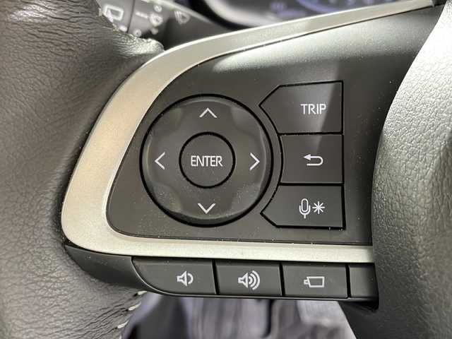 トヨタ ライズ Z 沖縄県 2023(令5)年 0.6万km シャイニングホワイトパール 県外仕入れ/禁煙車　/純正ナビ[NMZK-W73D]　/（フルセグＴＶ　ＣＤ　ＤＶＤ　Ｂｌｕｅｔｏｏｔｈ）　/パノラミックビューモニター/前方ドライブレコーダー/ＥＴＣ２．０　/レーダークルーズコントロール　/ブラインドスポットモニター　/ステアリングスイッチ　/シートヒーター/スマートアシスト/・衝突被害軽減ブレーキ/・誤発進抑制機能/・ふらつき警報逸脱抑制制御/ブラインドスポットモニター/LEDヘッドライト/純正アルミホイール/純正ドアバイザー