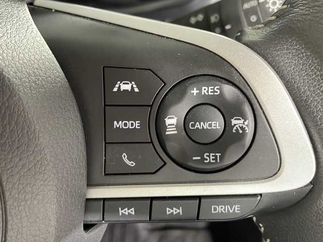 トヨタ ライズ Z 沖縄県 2023(令5)年 0.6万km シャイニングホワイトパール 県外仕入れ/禁煙車　/純正ナビ[NMZK-W73D]　/（フルセグＴＶ　ＣＤ　ＤＶＤ　Ｂｌｕｅｔｏｏｔｈ）　/パノラミックビューモニター/前方ドライブレコーダー/ＥＴＣ２．０　/レーダークルーズコントロール　/ブラインドスポットモニター　/ステアリングスイッチ　/シートヒーター/スマートアシスト/・衝突被害軽減ブレーキ/・誤発進抑制機能/・ふらつき警報逸脱抑制制御/ブラインドスポットモニター/LEDヘッドライト/純正アルミホイール/純正ドアバイザー