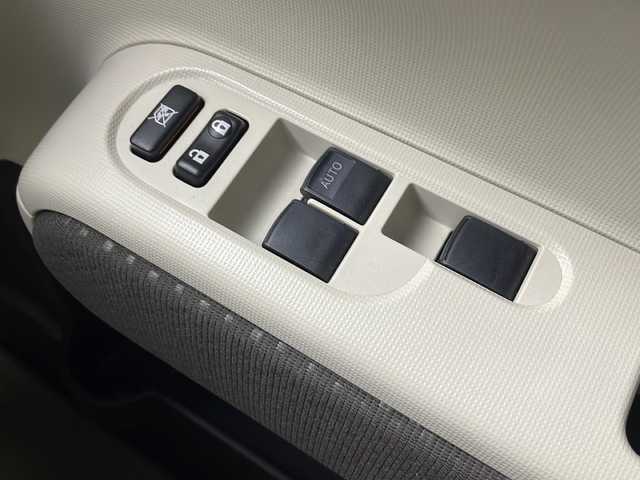 トヨタ ポルテ F アラモード トロワ 愛知県 2017(平29)年 3.5万km クリームベージュ /禁煙車//ワンオーナー車//特別仕様車”a la mode Trois”//純正ナビ(NSZT-W66T)//バックカメラ//ビルトインETC//トヨタセーフティセンスC//特別装備/- 外装加飾(ブラウン)/- ウォッシャブルシートカバー/- 専用内装・天井・フロアマット(フロマージュ+プラム+水玉模様)　/- ホイールキャップ(パールホワイト)//ハロゲンヘッドライト//デジタルセンターメーター//ステアリングスイッチ//純正ドアバイザー//プッシュスタート//電動格納ミラー//アイドリングストップ//イモビライザー