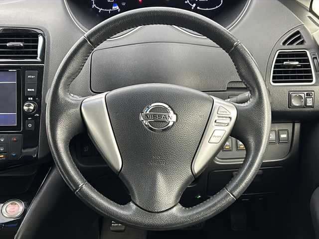 日産 セレナ HWS S HV Vエアロ+Sefty Aセーフ 大阪府 2015(平27)年 2.4万km ダイヤモンドブラック 純正ナビ/・フルセグTV/・Bluetooth/・FM/AM/純正後席フリップダウンモニター/アラウンドビューモニター/衝突軽減システム/クルーズコントロール/両側パワースライドドア/前後コーナーセンサー/ビルトインETC/スマートキー/LEDヘッドライト